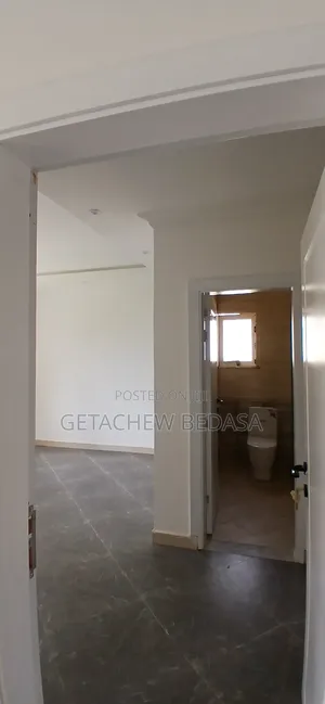 6bdrm House in Ccd, Oromia-Finfinne for sale