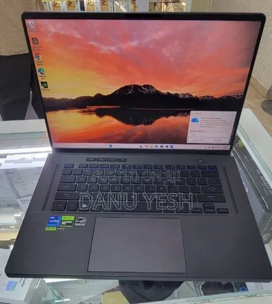 New Laptop Asus ROG Zephyrus G16 16GB Intel Core i7 SSD 512GB