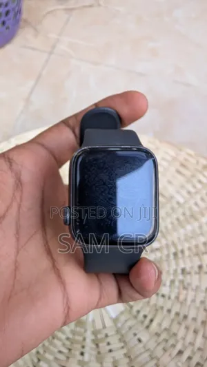 Apple Watch Se 2nd Gen 44mm – Clean, Battery Strong