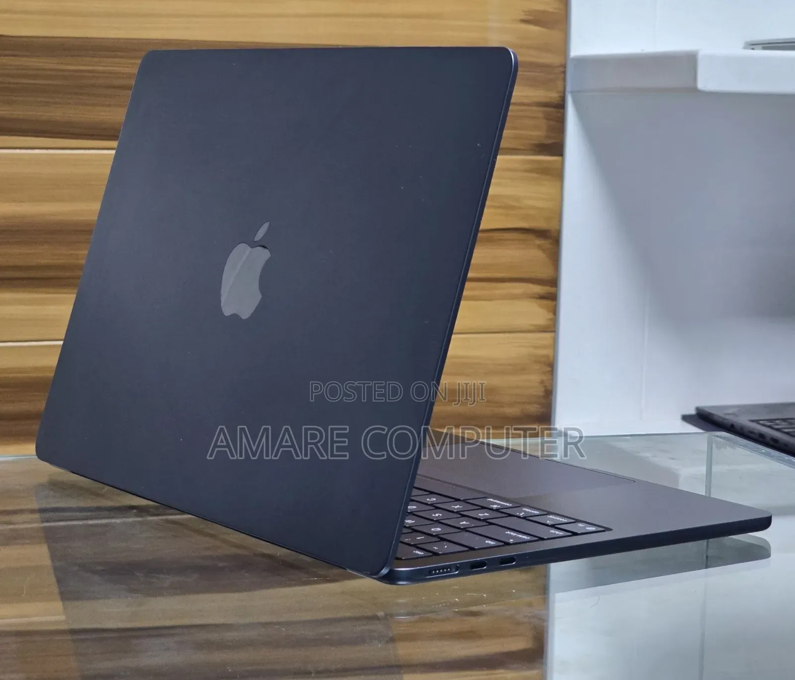 New Laptop Apple MacBook Air 2025 M4 13-inch 16GB Apple M4 SSD 256GB