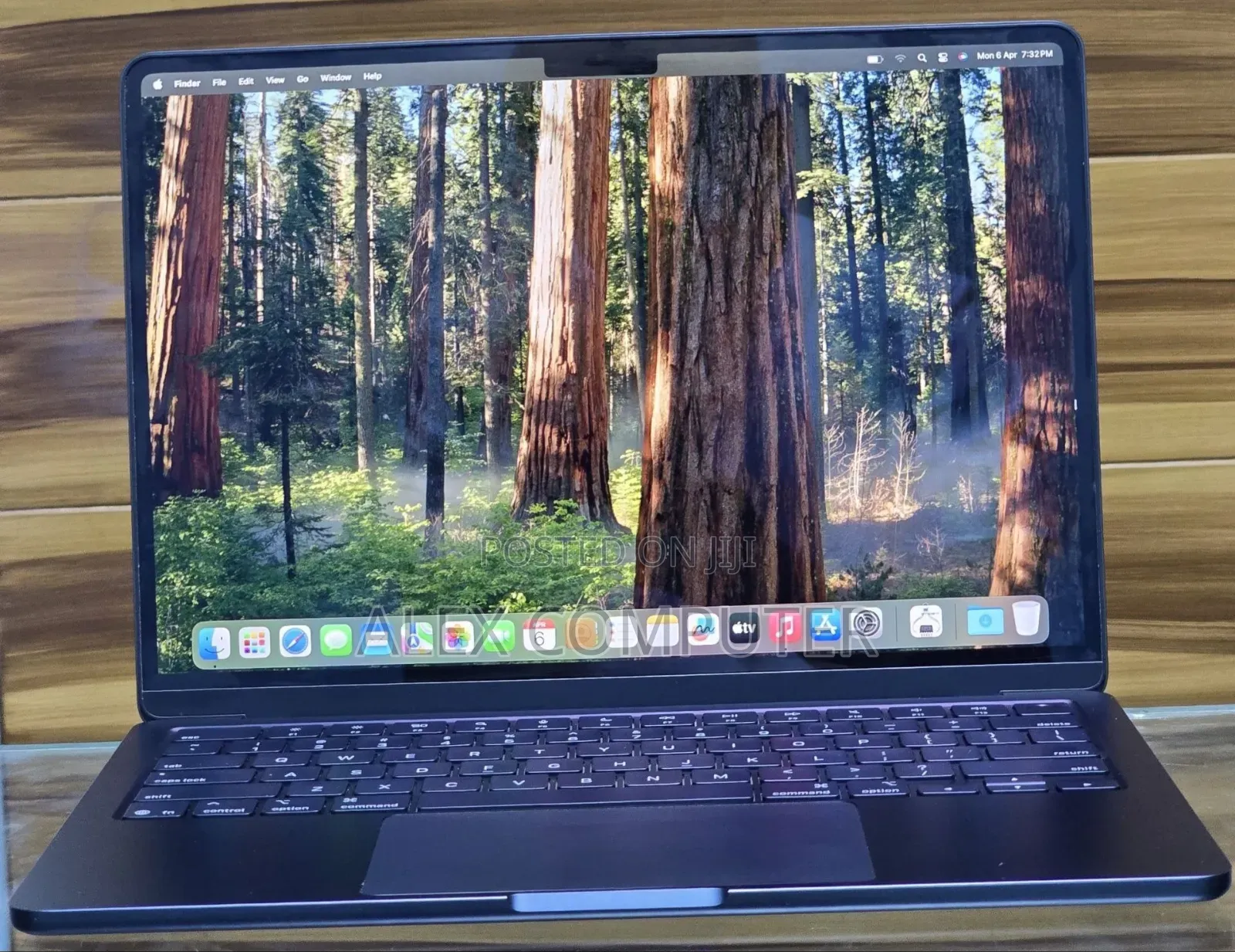New Laptop Apple MacBook Air 2025 M4 13-inch 16GB Apple M4 SSD 256GB
