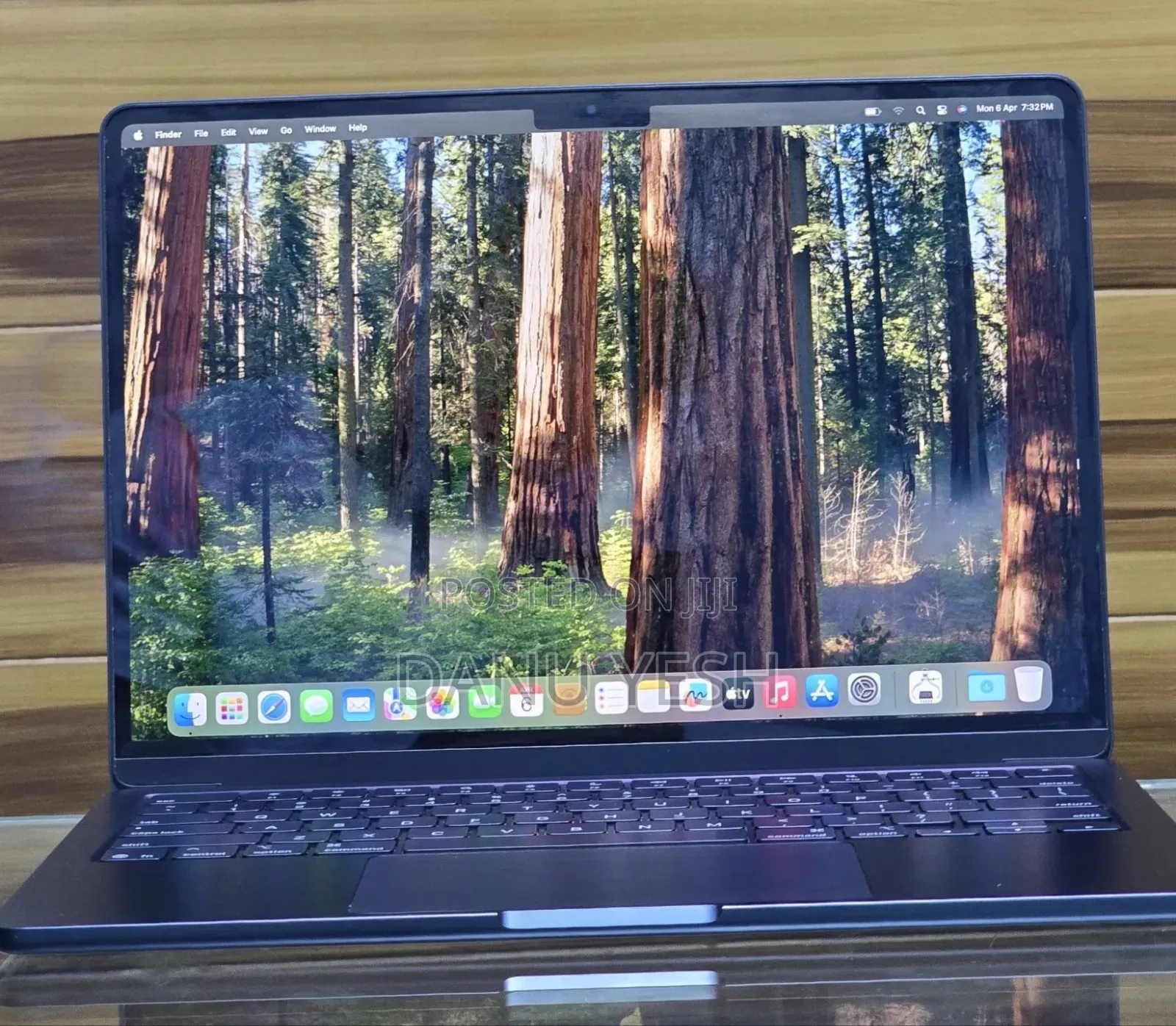New Laptop Apple MacBook Air 2025 M4 13-inch 16GB Apple M4 SSD 256GB