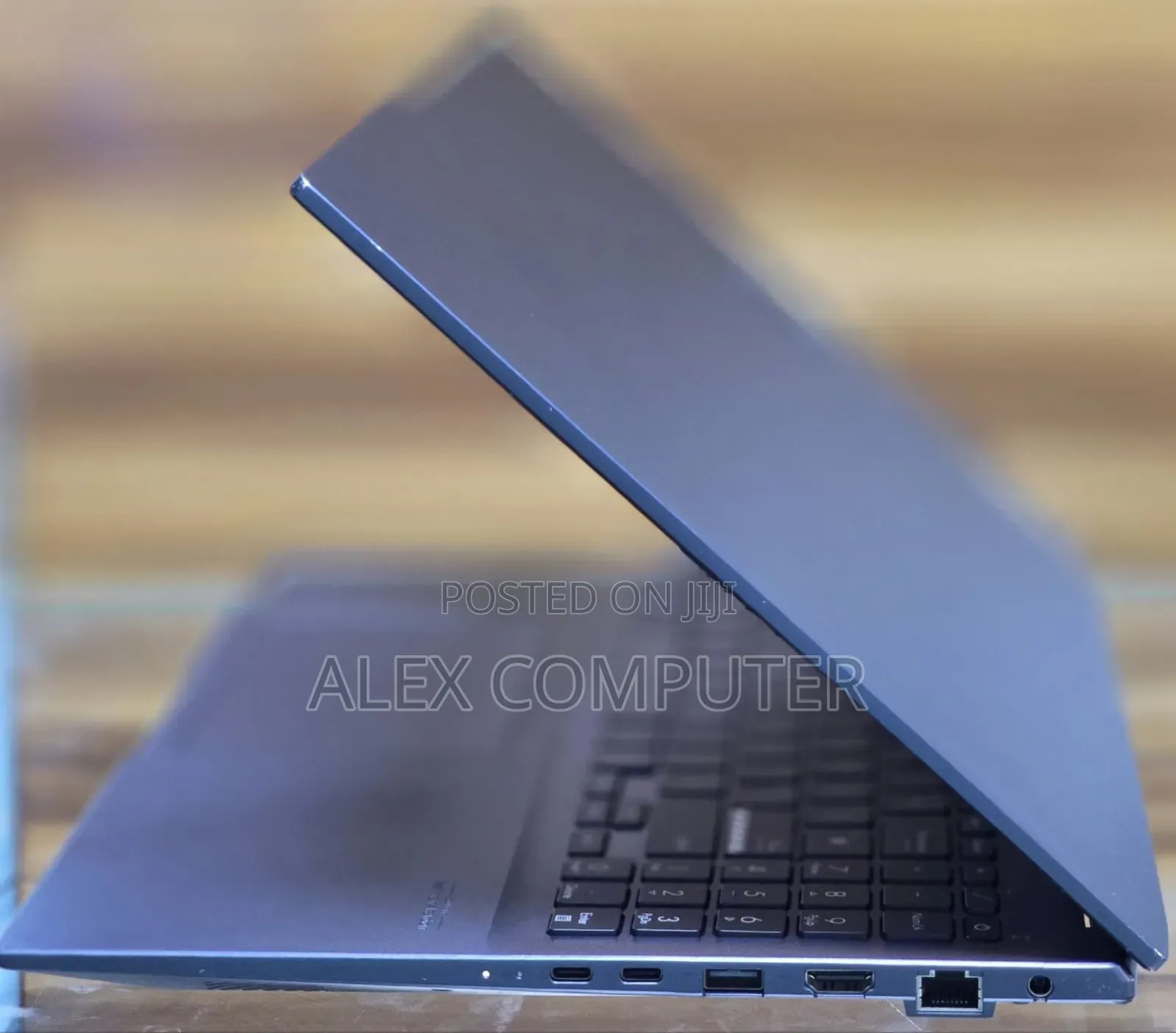 New Laptop Asus ZenBook 13 UX331UN 16GB Intel Core i7 SSD 512GB
