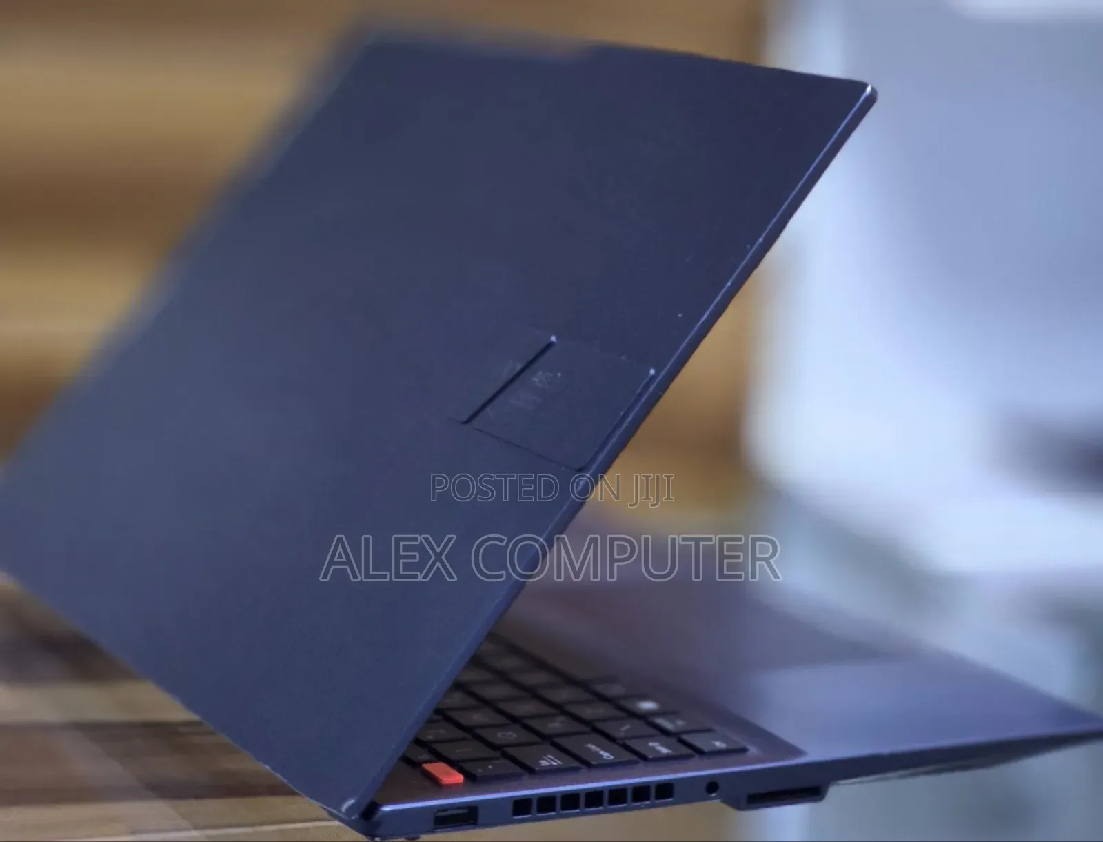 New Laptop Asus ZenBook 13 UX331UN 16GB Intel Core i7 SSD 512GB