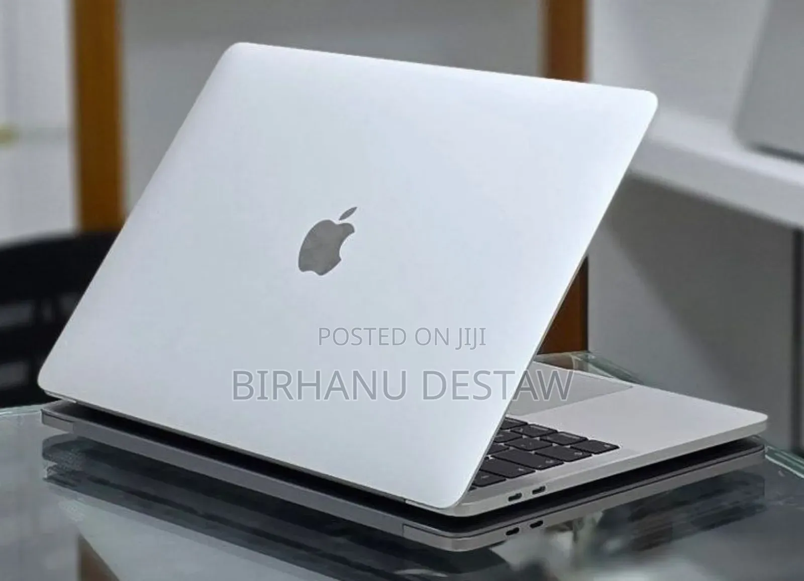 New Laptop Apple MacBook Pro 2019 16GB Intel Core i7 SSD 256GB