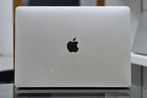 New Laptop Apple MacBook Pro 2019 16GB Intel Core i7 SSD 256GB