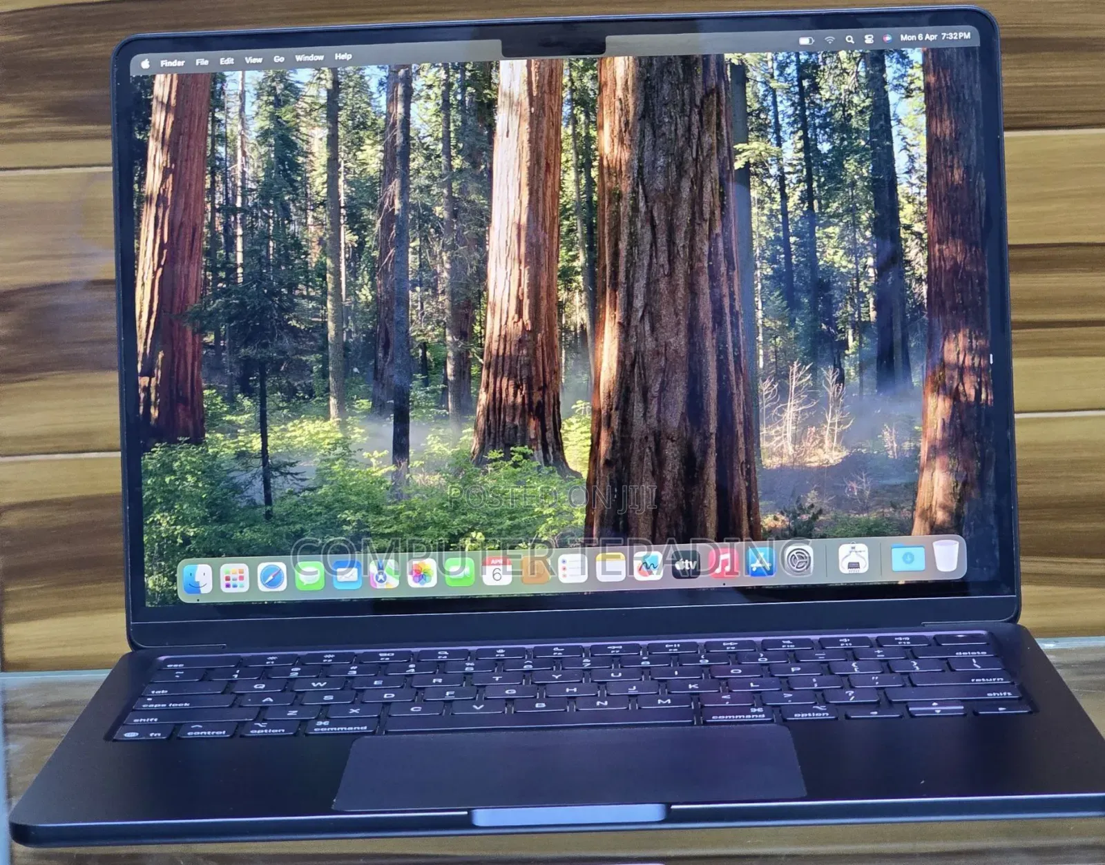 New Laptop Apple MacBook Air 2025 M4 13-inch 16GB Apple M4 SSD 256GB