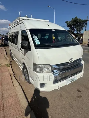 Toyota HiAce 2012 White