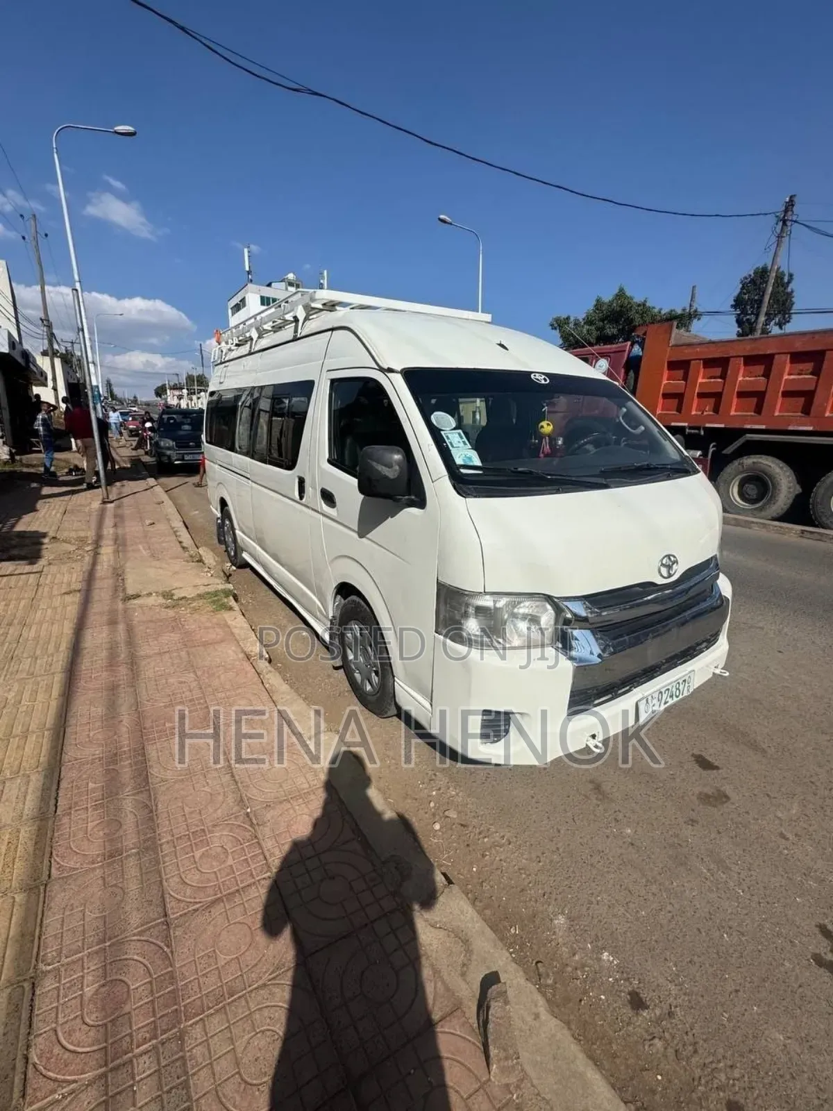 Toyota HiAce 2012 White