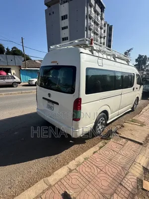 Toyota HiAce 2012 White