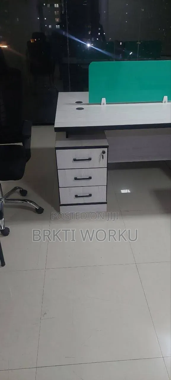 Workstation Table