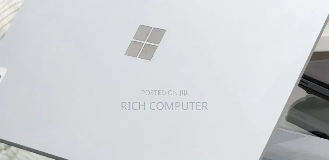 New Laptop Microsoft Surface 16GB Intel Core i7 SSD 256GB