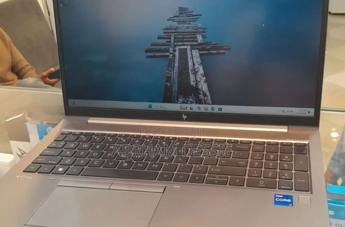 New Laptop HP 16GB Intel Core i7 SSD 512GB