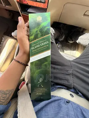 Johnnie Walker Island Green Duty Free