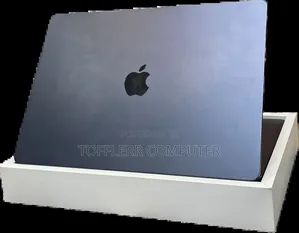 New Laptop Apple MacBook Pro M1 16GB AMD A10 SSD 256GB