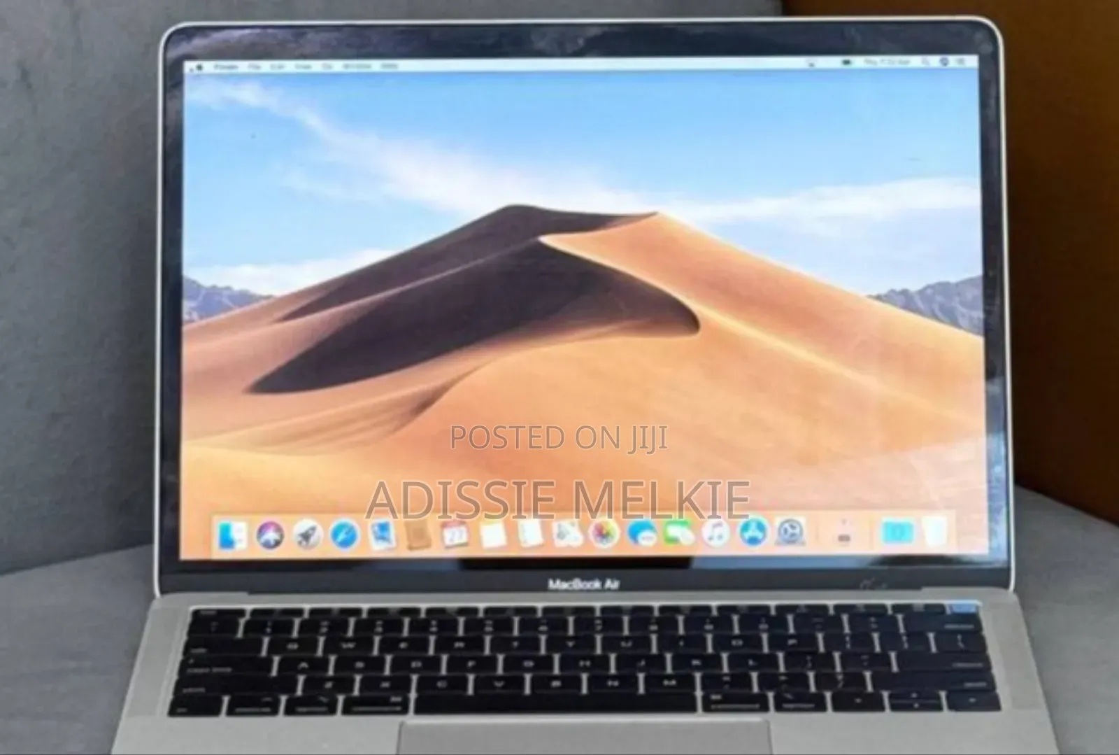 New Laptop Apple MacBook 2019 8GB Intel Core i5 SSD 256GB