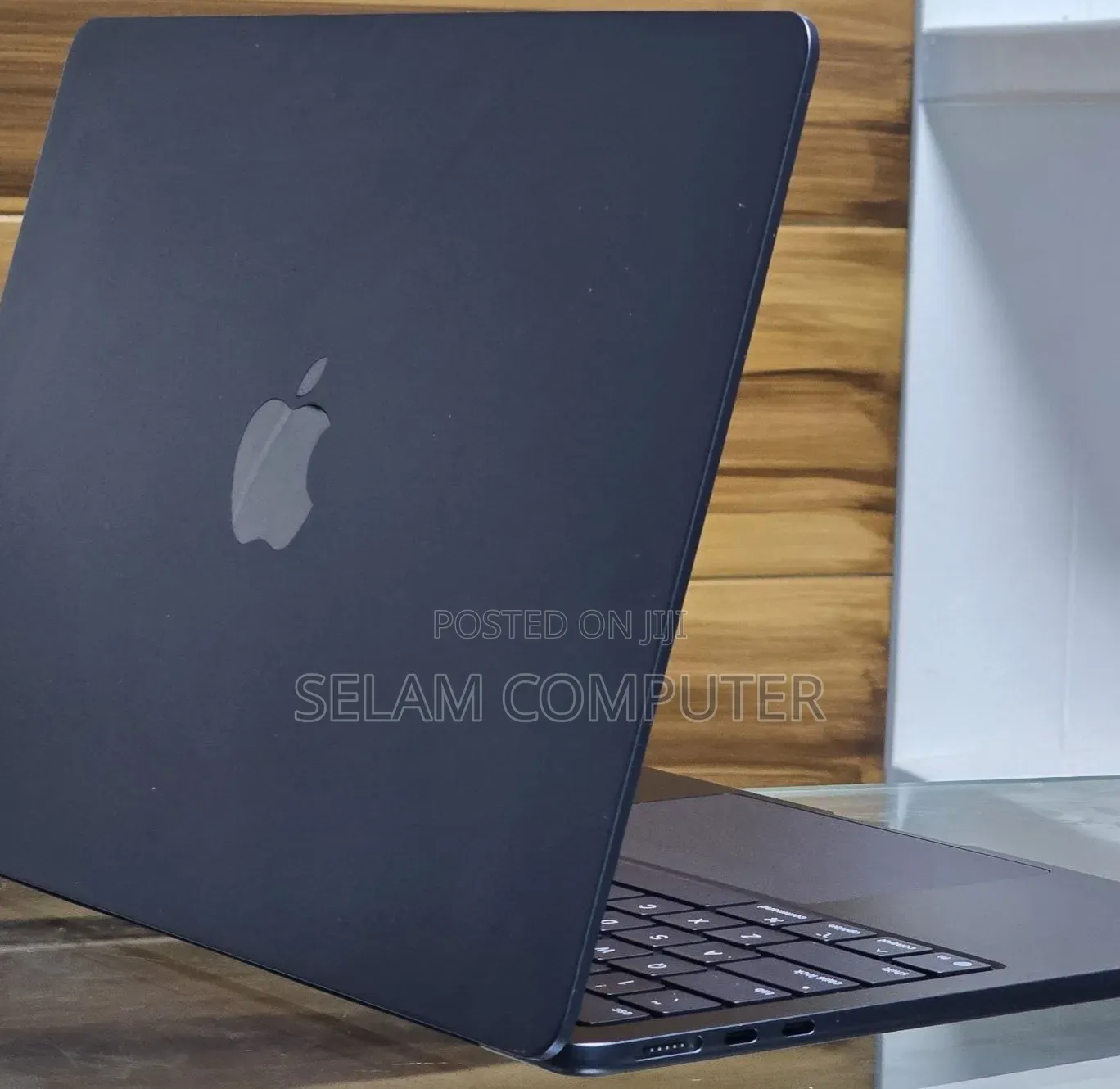 New Laptop Apple MacBook Pro 2024 M4 14-inch 16GB Apple M4 SSD 256GB