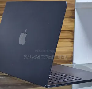 New Laptop Apple MacBook Pro 2024 M4 14-inch 16GB Apple M4 SSD 256GB