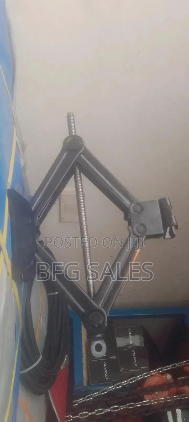 Scissor Jack (ባሬላ ክሪክ) 1.5 T
