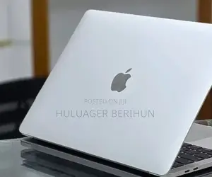 New Laptop Apple MacBook Pro 2019 16GB Intel Core i7 SSD 256GB