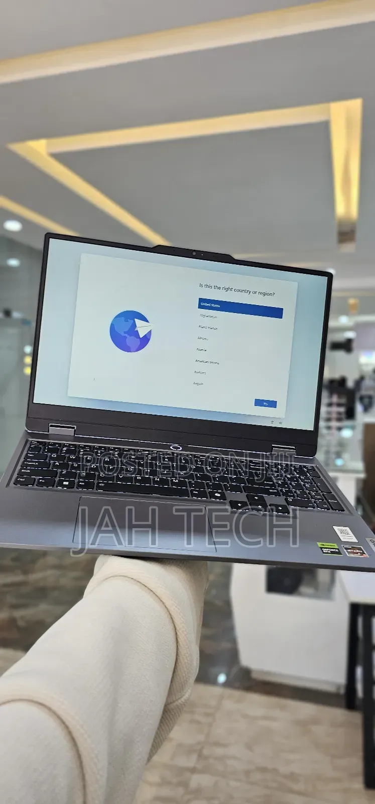 New Laptop Lenovo LOQ 15IRH8 16GB AMD Ryzen 5 SSD 512GB