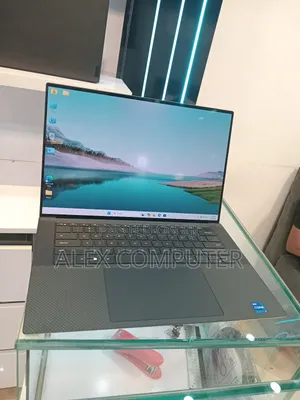 New Laptop Dell XPS 15 16GB Intel Core i7 SSD 512GB