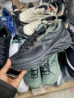 Columbia Mega Grip Hiking Shoes