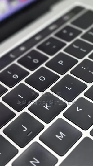 New Laptop Apple MacBook Pro 2019 16GB Intel Core i7 SSD 256GB