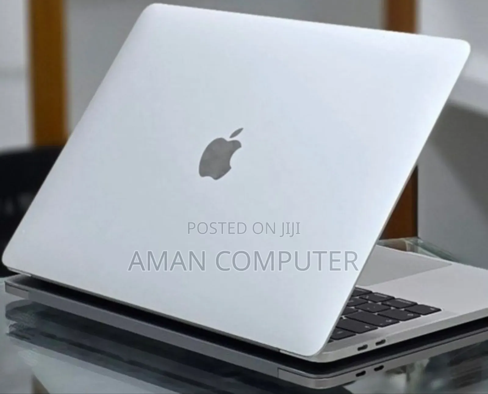 New Laptop Apple MacBook Pro 2019 16GB Intel Core i7 SSD 256GB