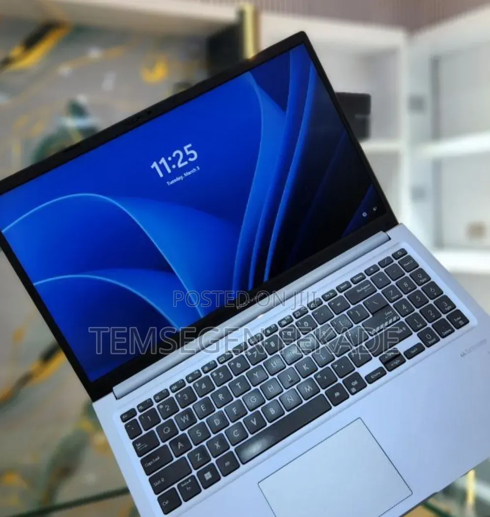 New Laptop Asus VivoBook 15 X505BA 16GB Intel Core i7 SSD 512GB