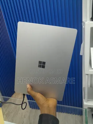New Laptop Microsoft Surface 16GB Intel Core i7 SSD 512GB