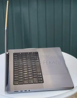 New Laptop Apple MacBook Pro 2021 M1 16GB Apple M1 Pro SSD 512GB