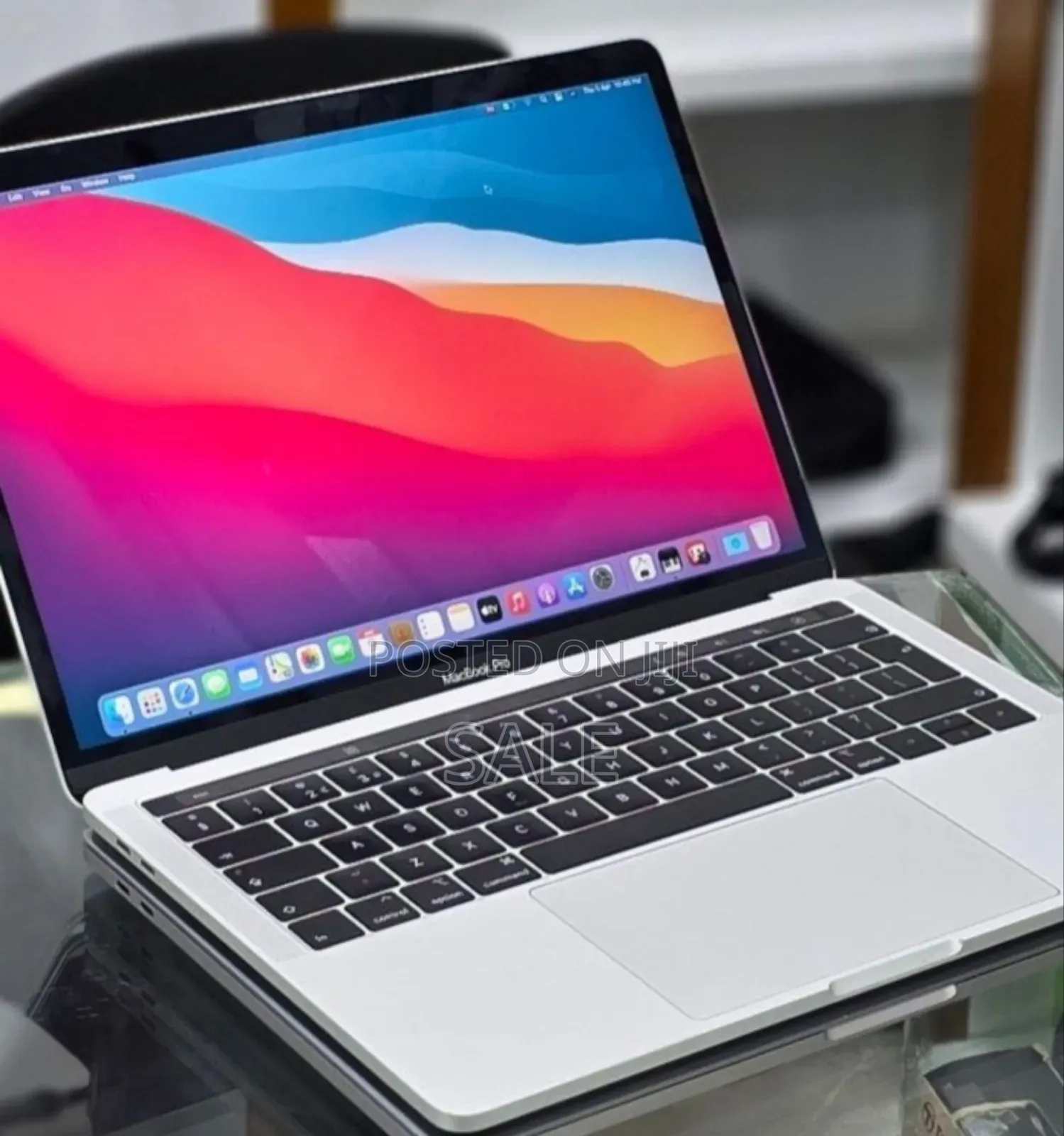 New Laptop Apple MacBook Pro 2019 16GB Intel Core i7 SSD 256GB