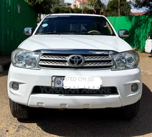 Toyota Fortuner 2012 White