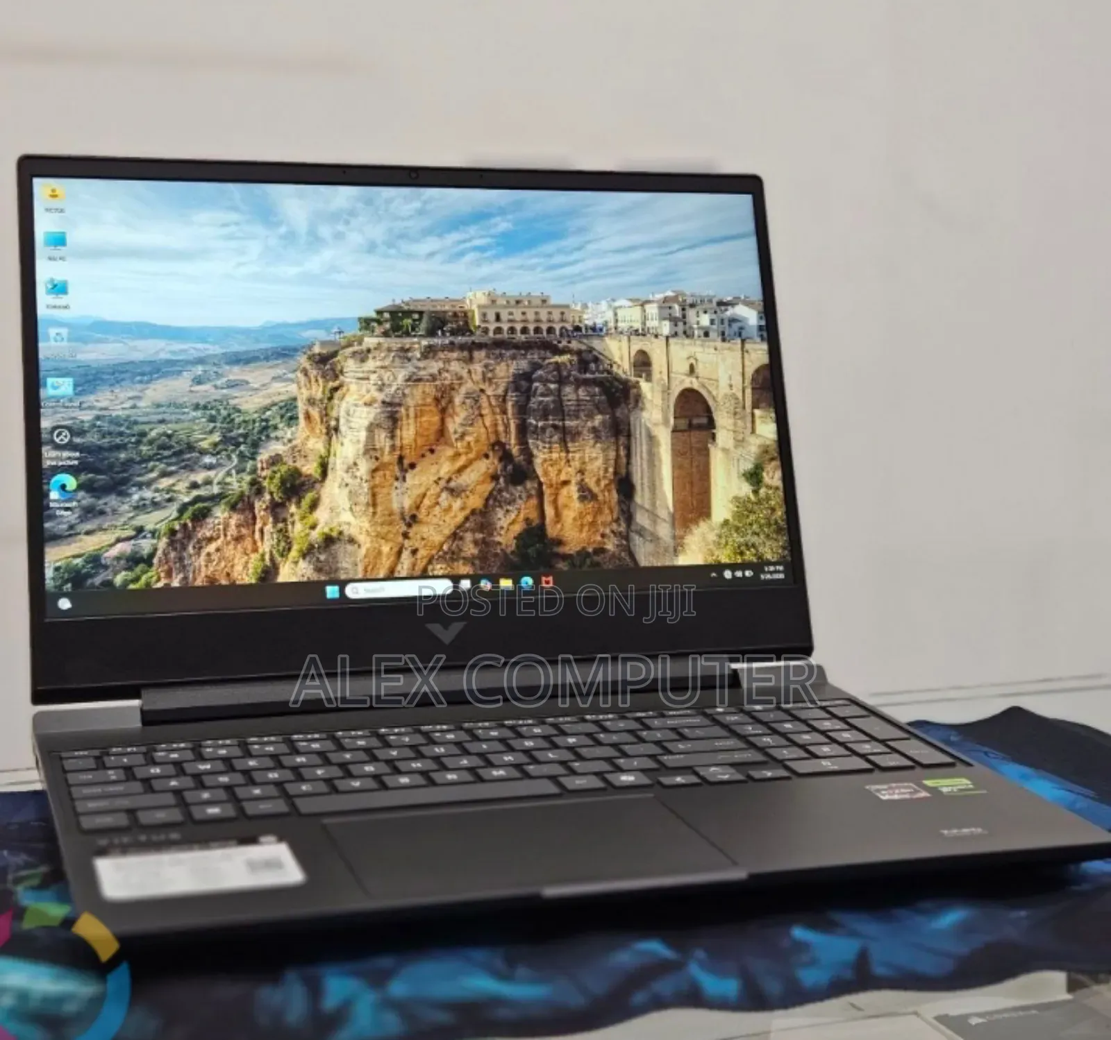 New Laptop HP Victus 15 16GB AMD Ryzen 7 SSD 512GB