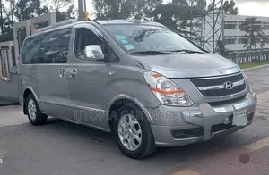 Hyundai Starex 2015 Silver