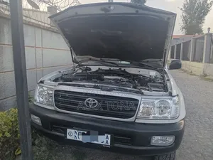 Toyota Land Cruiser 2004 White