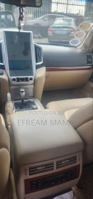 Toyota Land Cruiser 2015