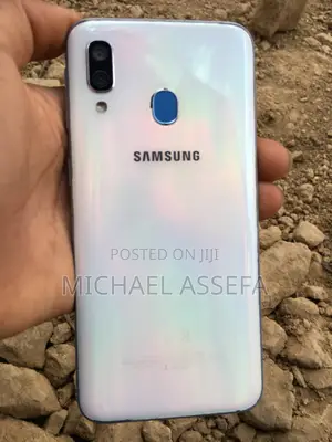 Samsung Galaxy A40 64 GB White