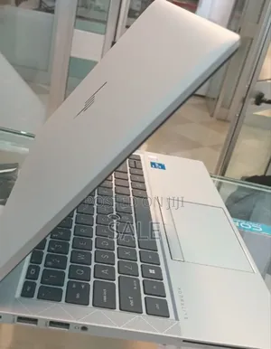 New Laptop HP EliteBook 830 G8 16GB Intel Core i5 SSD 512GB