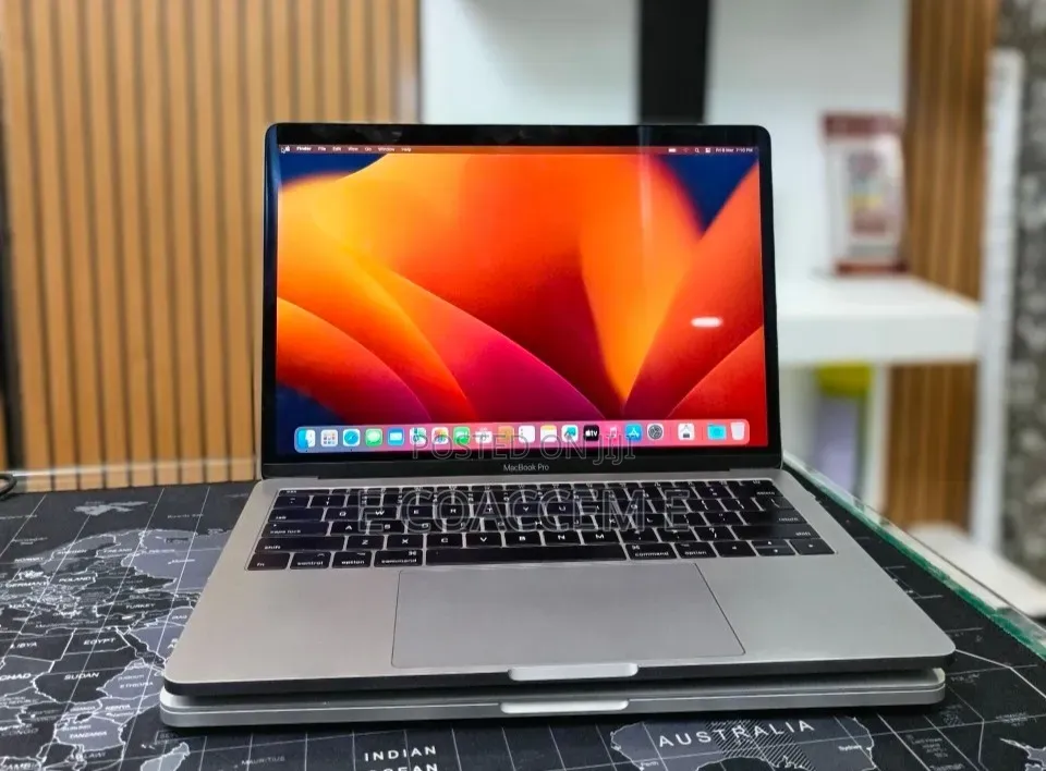 New Laptop Apple MacBook 8GB Intel Core i5 SSD 128GB