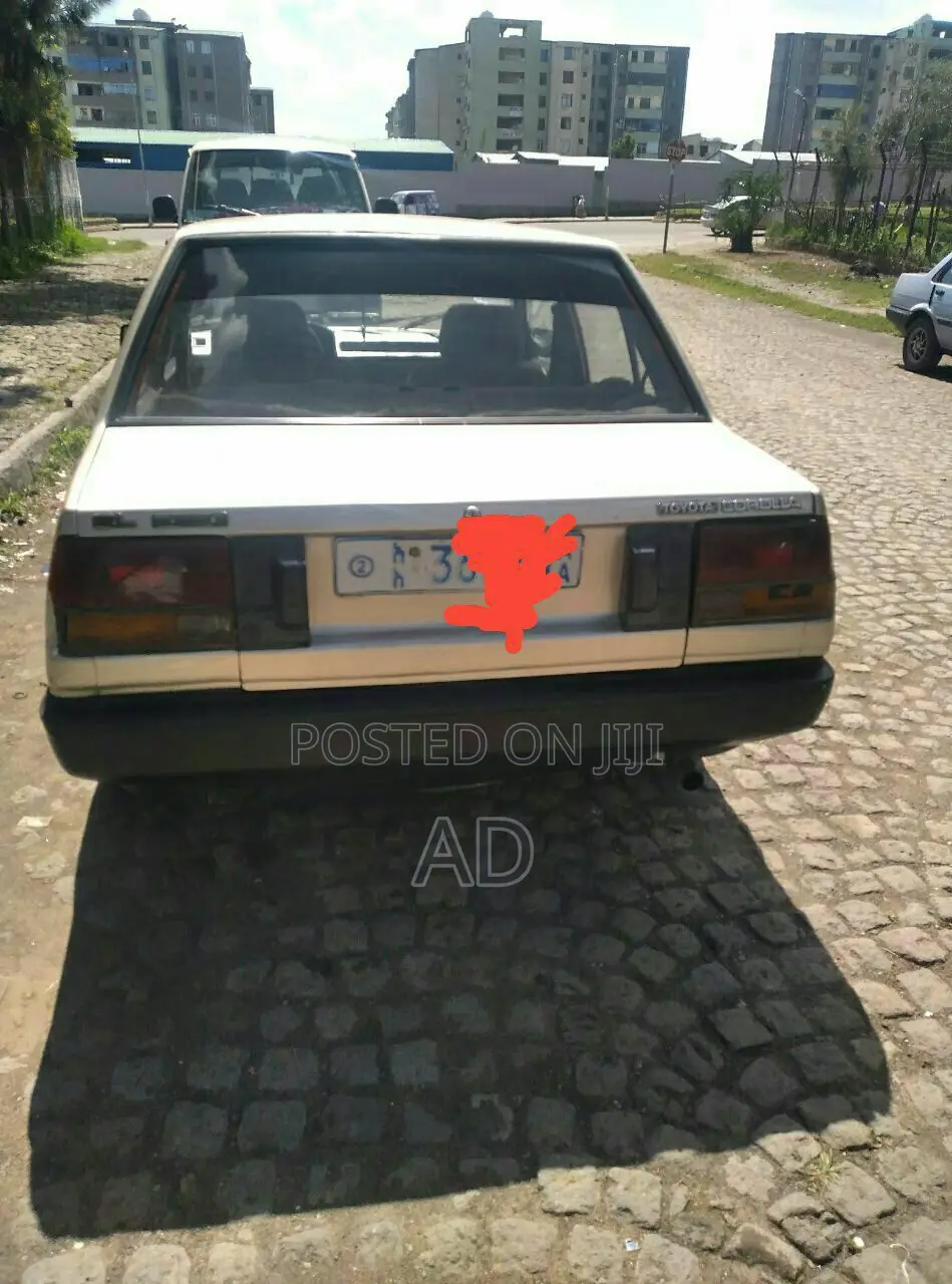 Toyota Corolla 1986 Gold