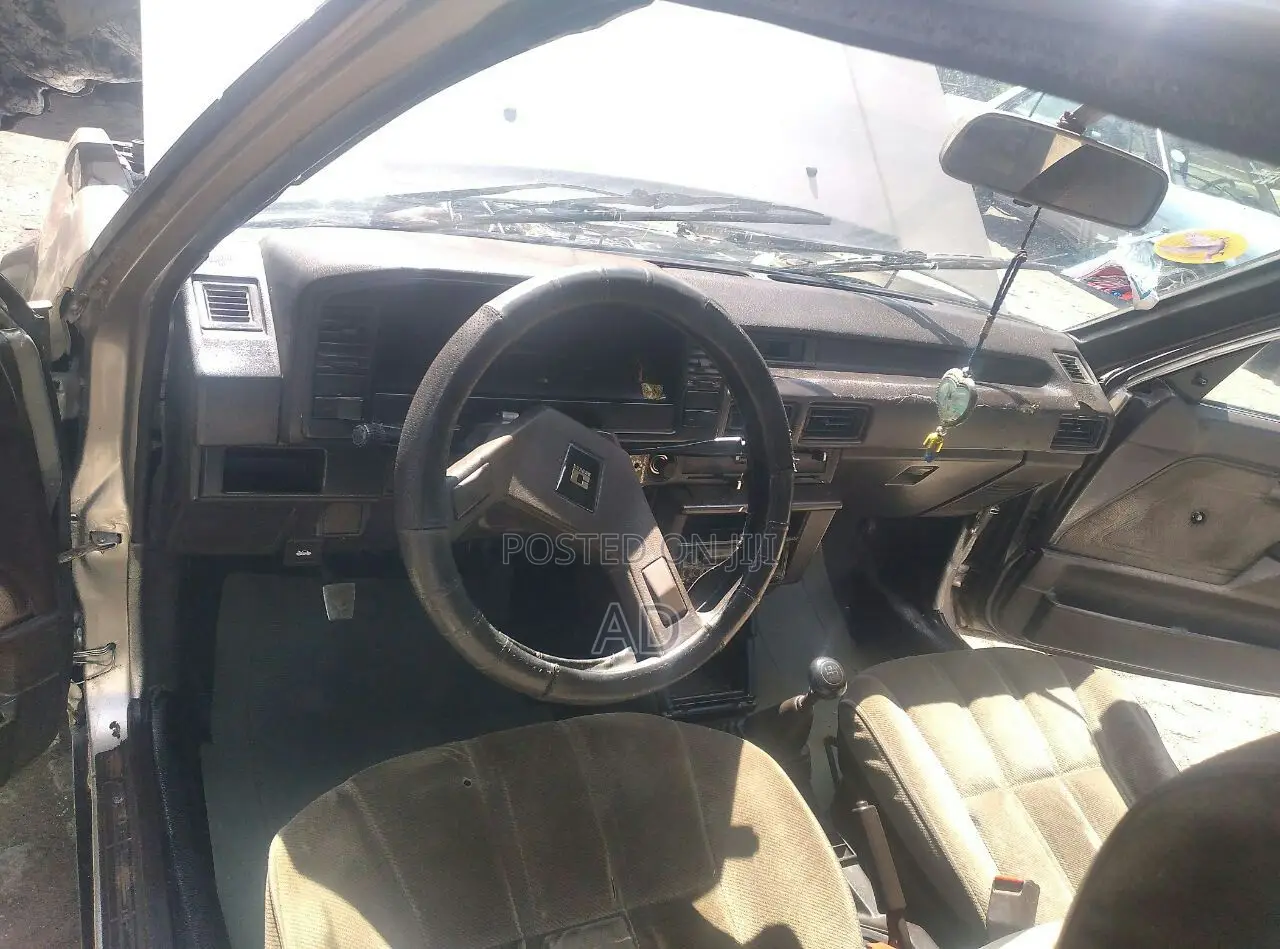 Toyota Corolla 1986 Gold