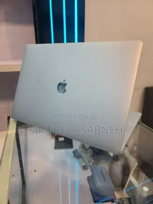 New Laptop Apple MacBook Pro 2019 16GB Intel Core i7 SSD 512GB