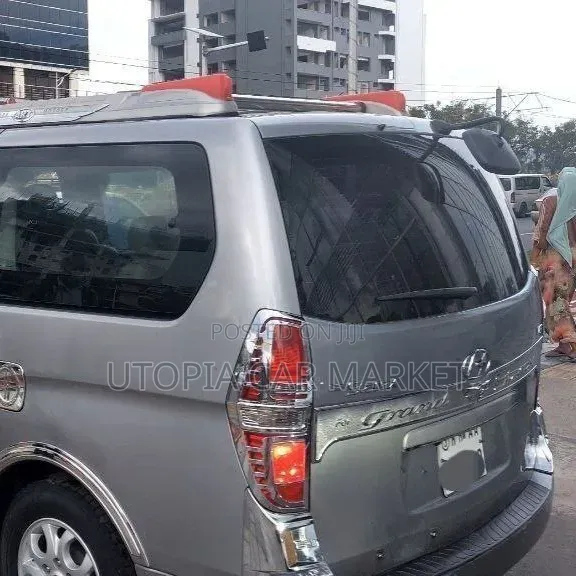 Hyundai Starex 2015 Silver
