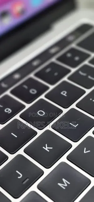 New Laptop Apple MacBook Pro 2019 16GB Intel Core i7 SSD 256GB