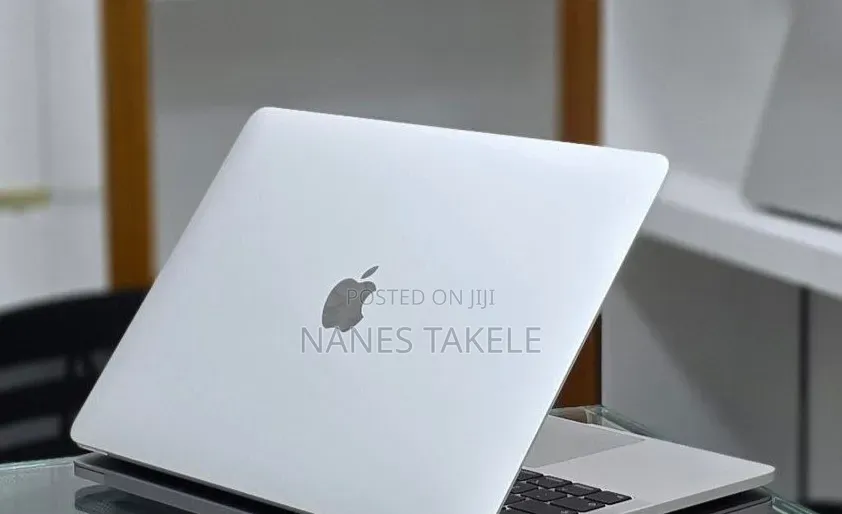 New Laptop Apple MacBook Pro 2019 16GB Intel Core i7 SSD 256GB