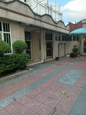 3bdrm House in Lafto Mall for rent