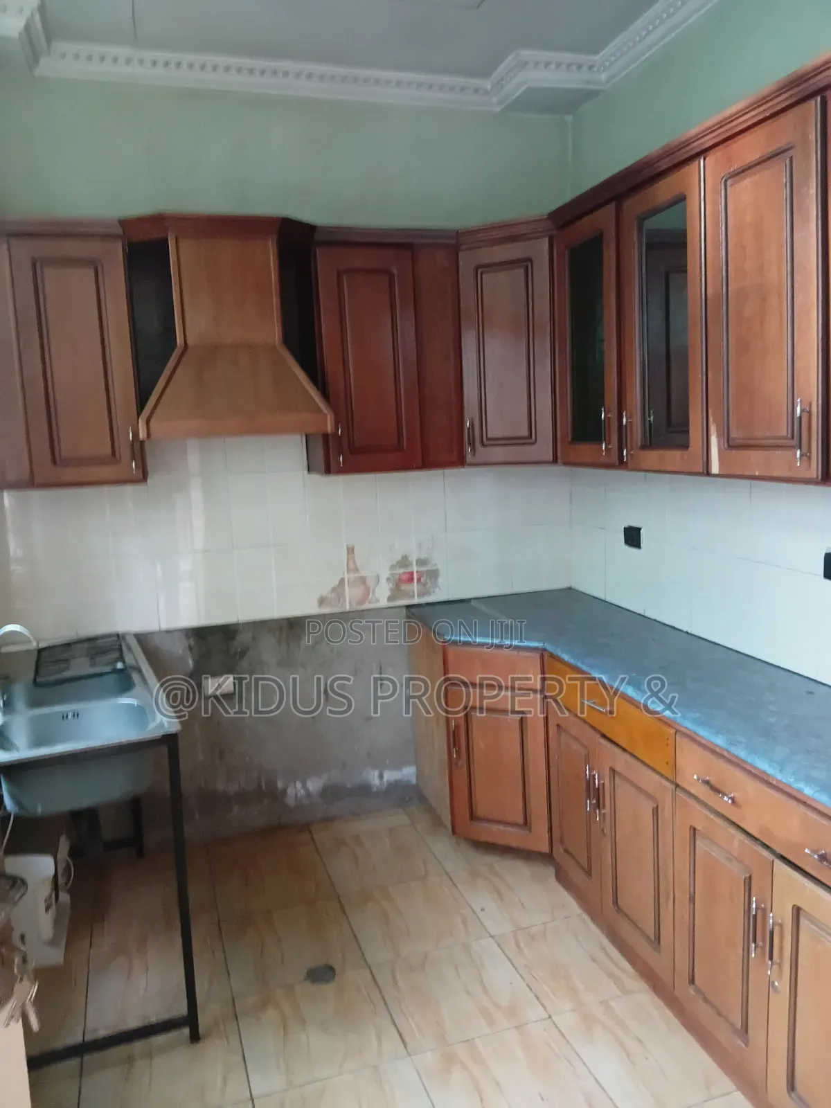3bdrm House in Lafto Mall for rent