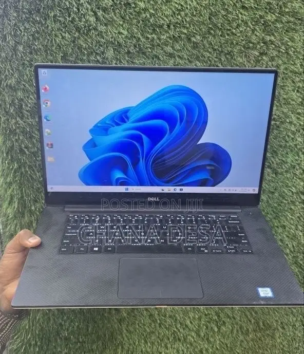New Laptop Dell Precision 5520 16GB Intel Core i7 SSD 512GB